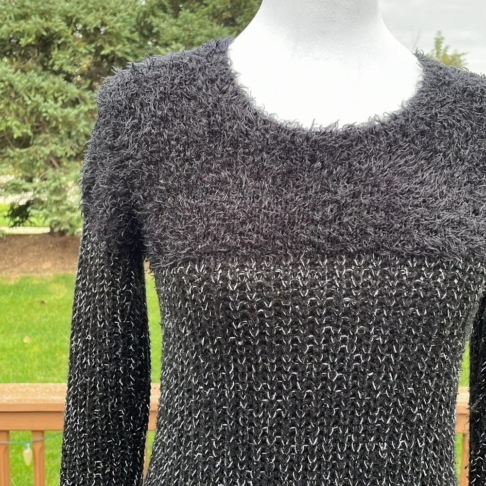 Context Lord & Taylor Fuzzy Sweater Pullover XS, Black & White, GC, - Picture 2 of 16
